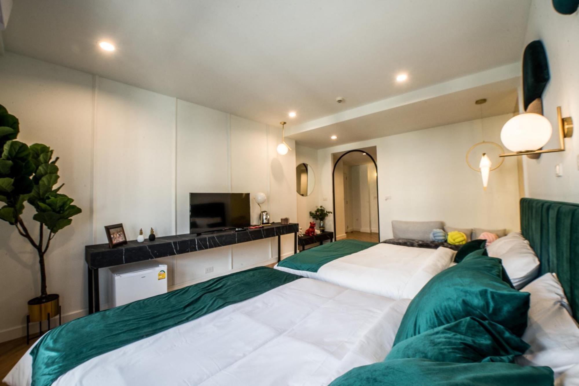 Theme Boutique Hotel Bangkok Makkasan Номер фото