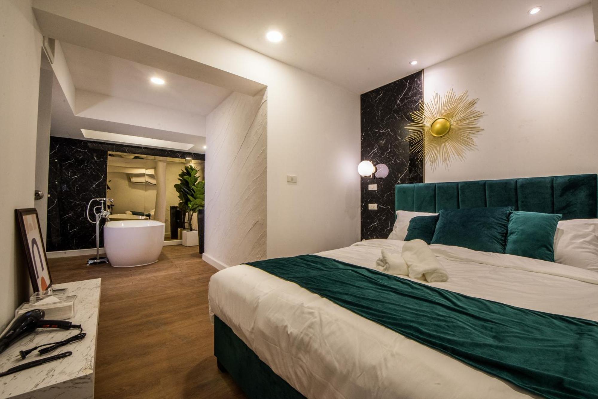 Theme Boutique Hotel Bangkok Makkasan Номер фото