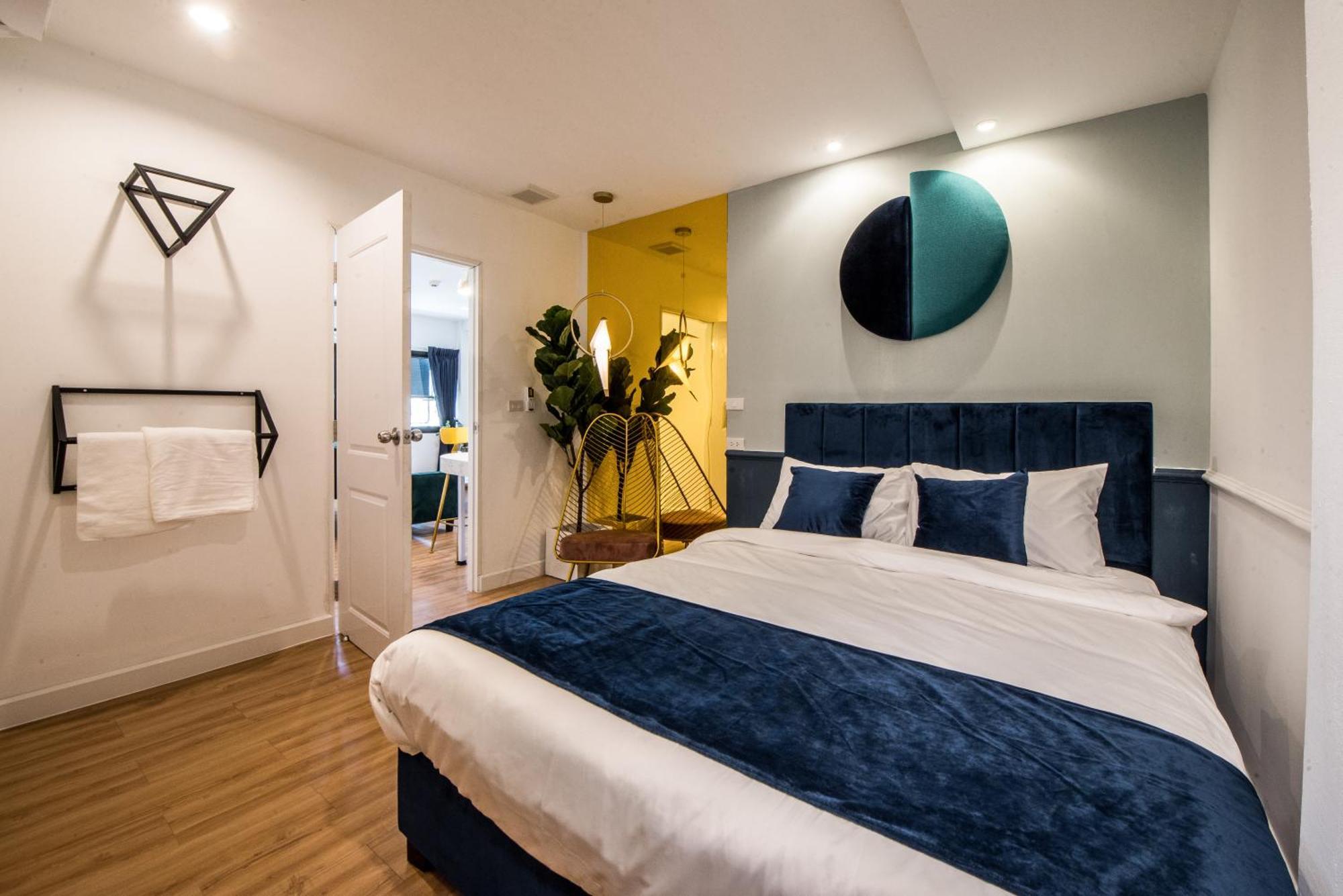 Theme Boutique Hotel Bangkok Makkasan Номер фото